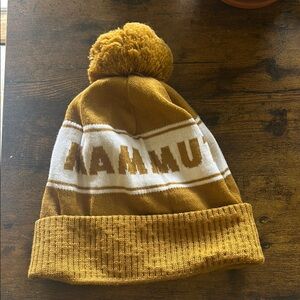 Mammut Gold and White Knit Pom-Pom Hat